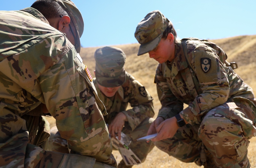 579th EN BN HHC Soldiers conduct Land Nav training