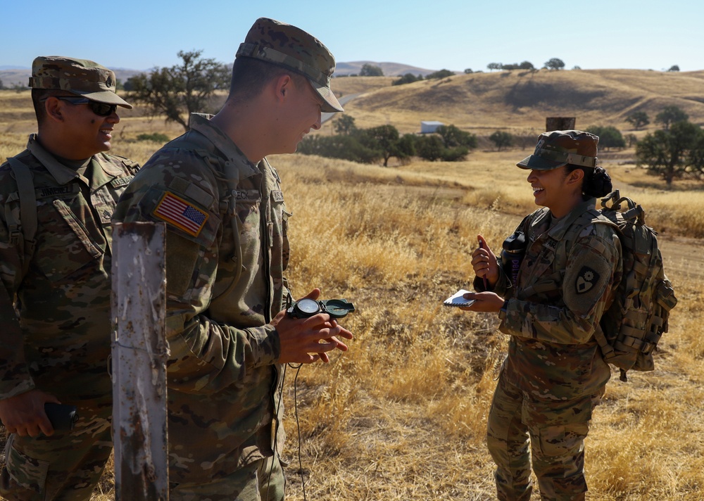 579th EN BN HHC Soldiers conduct Land Nav training