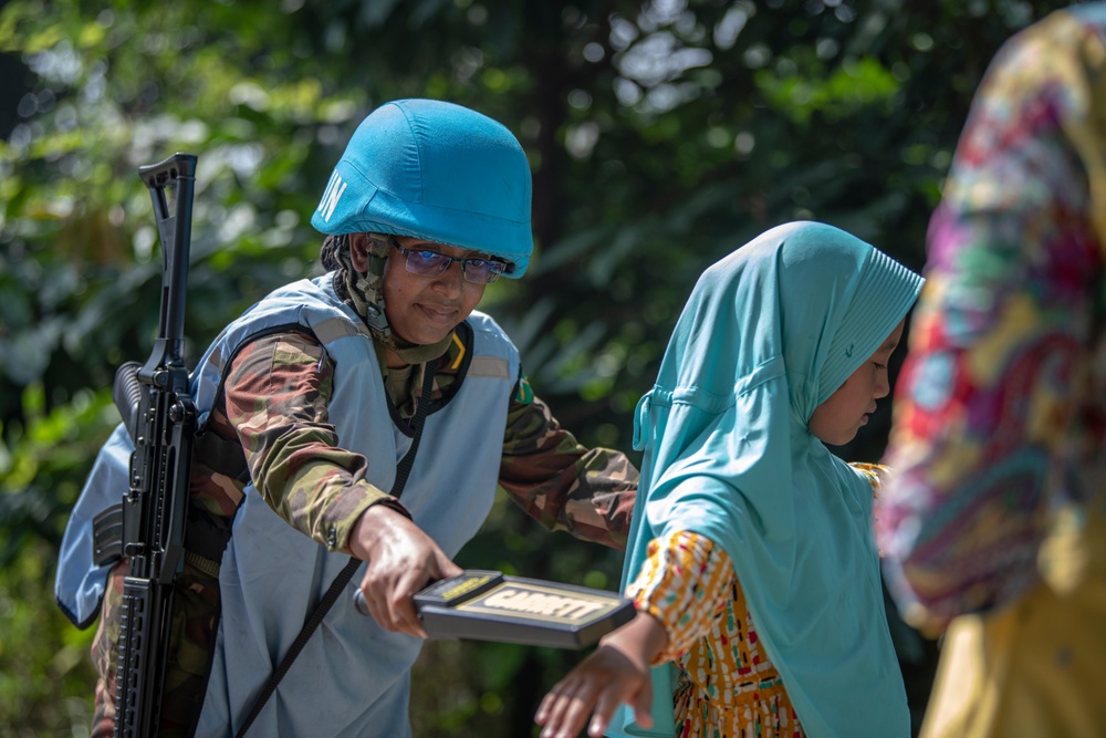 Bangladesh Soldiers Checkpoint Training