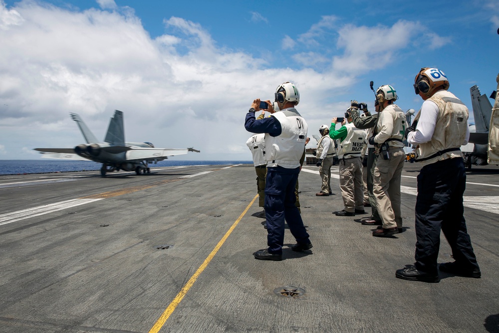 Military leaders from Colombia, Israel visit Abraham Lincoln during RIMPAC 2022