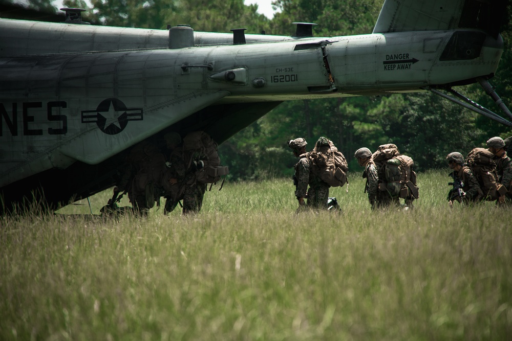 8th Engineer Support Battalion conducts refuel and flight operations during Summer Pioneer 2022 (Day 6)