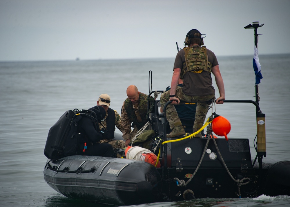 Mine Exploitation Exercise at RIMPAC 2022