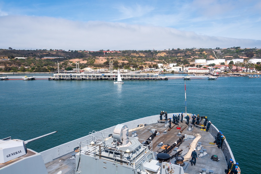 USS Portland (LPD 27) Refuels in San Diego During RIMPAC 2022