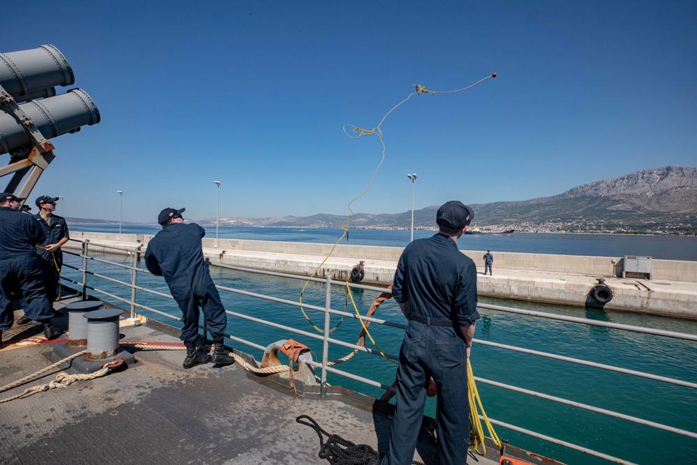 USS San Jacinto arrives in Split, Croatia