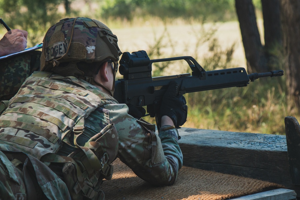 U.S. Soldiers shoot for the German Armed Forces Badge of Marksmanship (Schützenschnur)