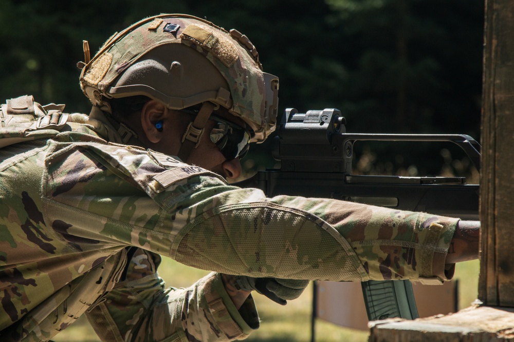 U.S. Soldiers shoot for the German Armed Forces Badge of Marksmanship (Schützenschnur)