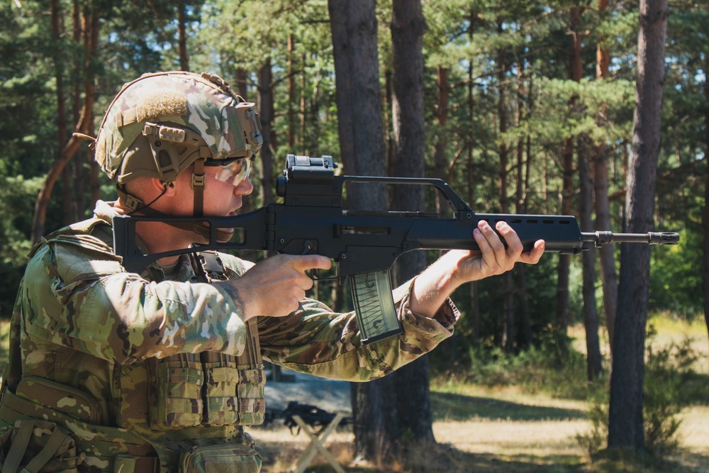 U.S. Soldiers shoot for the German Armed Forces Badge of Marksmanship (Schützenschnur)