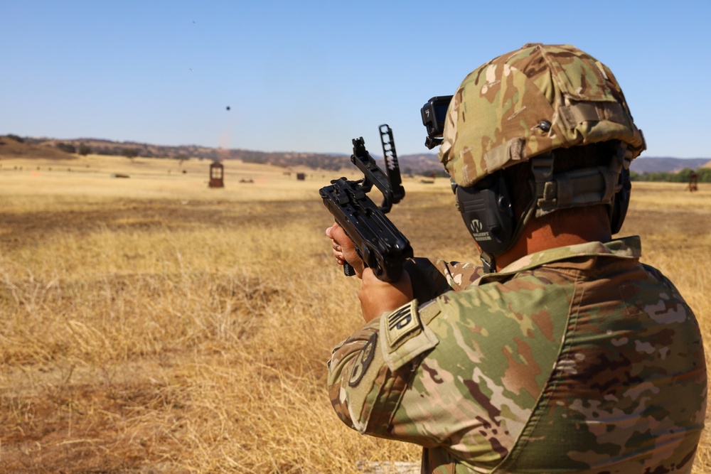 870th MP Company qualifies on the M320 range