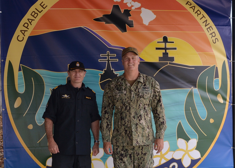 Maritime Component Commander and Commander Combined Task Force 177 Meet