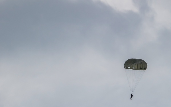 EODGRU One Conducts Parachute Ops During RIMPAC 2022 Southern California
