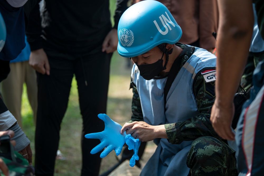 Royal Thai Army Train UN Aid Assistance