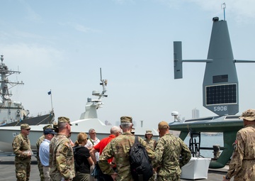 CENTCOM Military Leaders Visit Bahrain