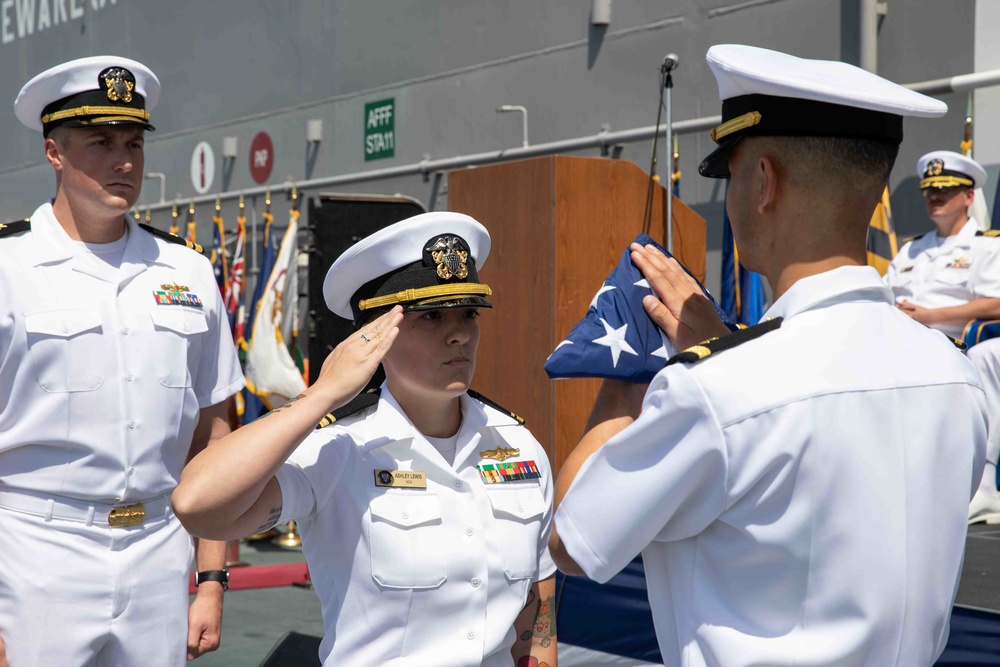 Amphibious Squadron SEVEN Changes Command