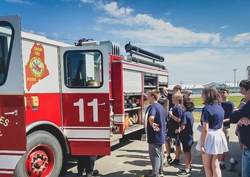 101st ARW Hosts Tour For Kids