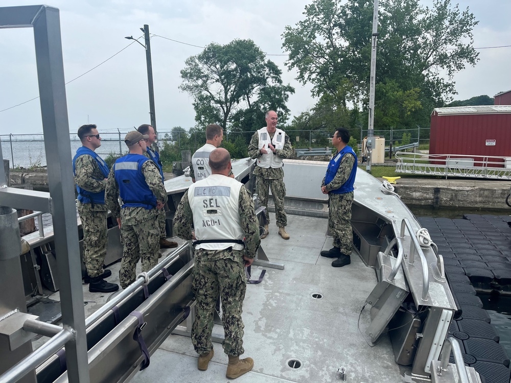 Rear Admiral Ruston visit to Navy Reserve Center Great Lakes