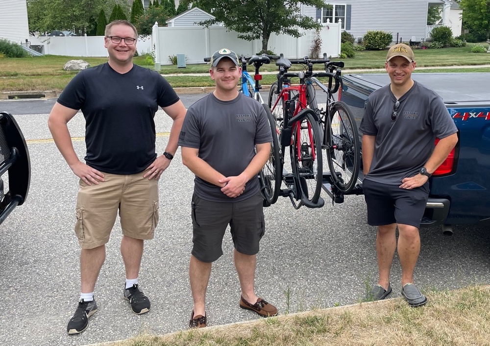 Submariners bicycle across the state of Iowa