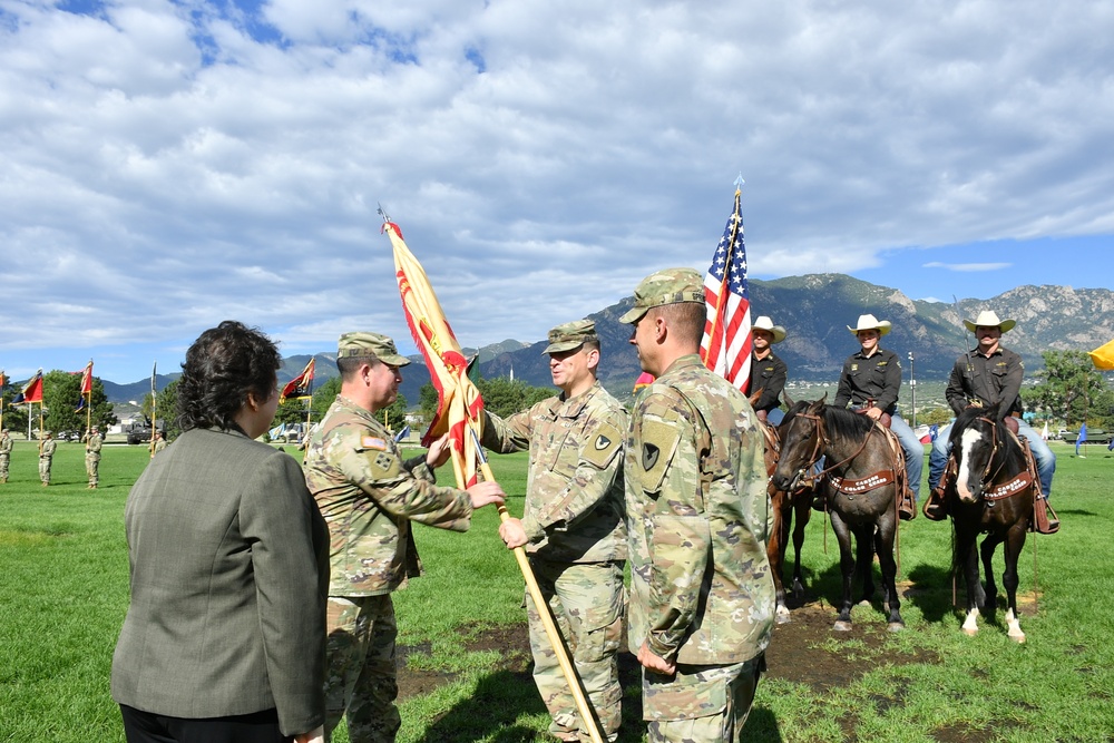 Post greets new garrison commander