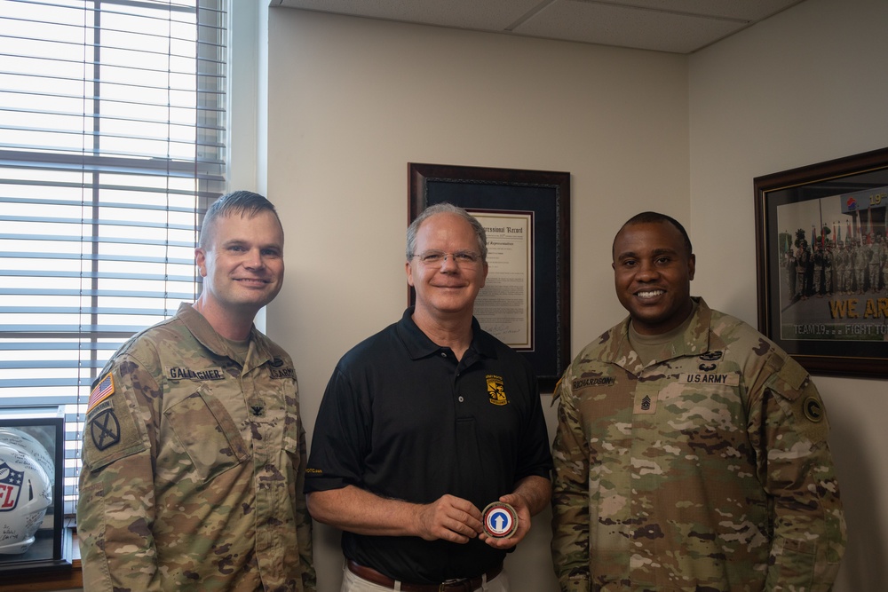 Hon. Brett Guthrie visits 1st Theater Sustainment Command