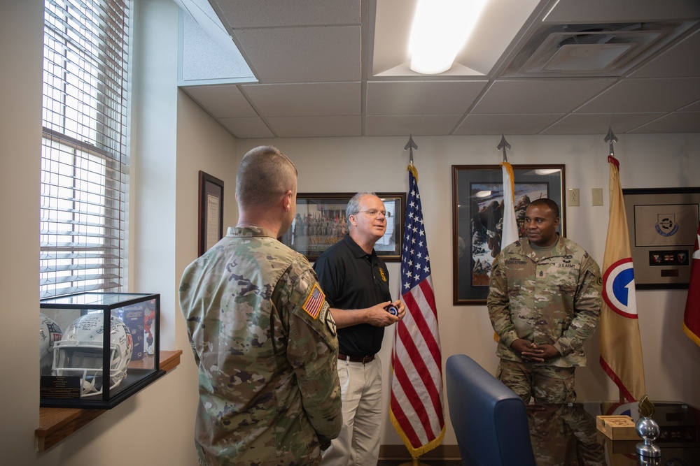 Hon. Brett Guthrie visits 1st Theater Sustainment Command