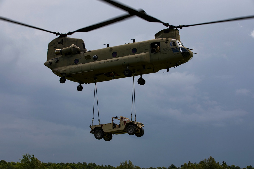Soldiers of the 112th Field Artillery Regiment conduct Sling Load Operations at XCTC