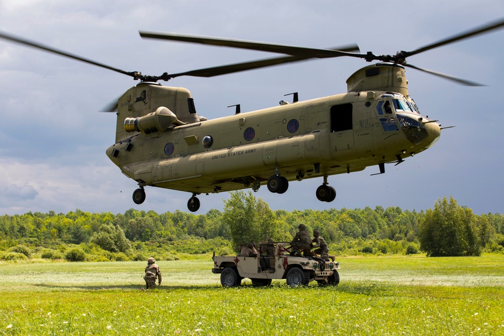 Soldiers of the 112th Field Artillery Regiment conduct Sling Load Operations at XCTC