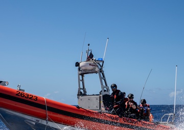 USCGC Midgett ConductS Pursuit Training DURING RIMPAC 2022