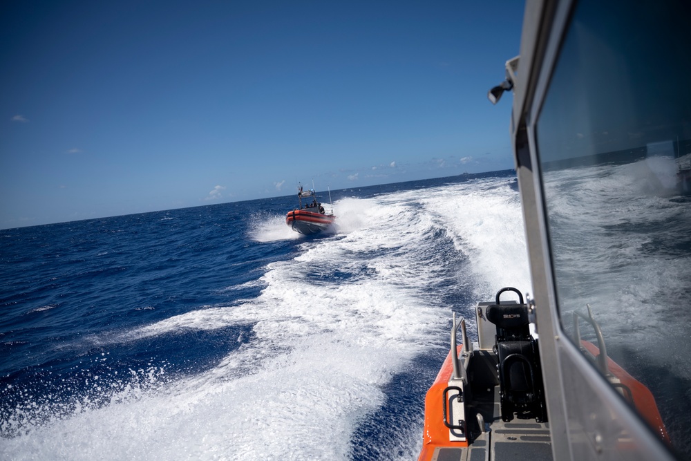 USCGC Midgett, U.S. Navy, French Navy Conduct Pursuit Training During RIMPAC 2022