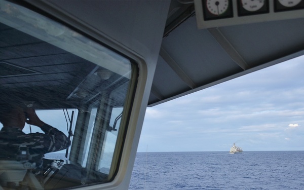 USNS Henry J. Kaiser, Indonesian Navy Sailors Prepare for RAS During RIMPAC 2022