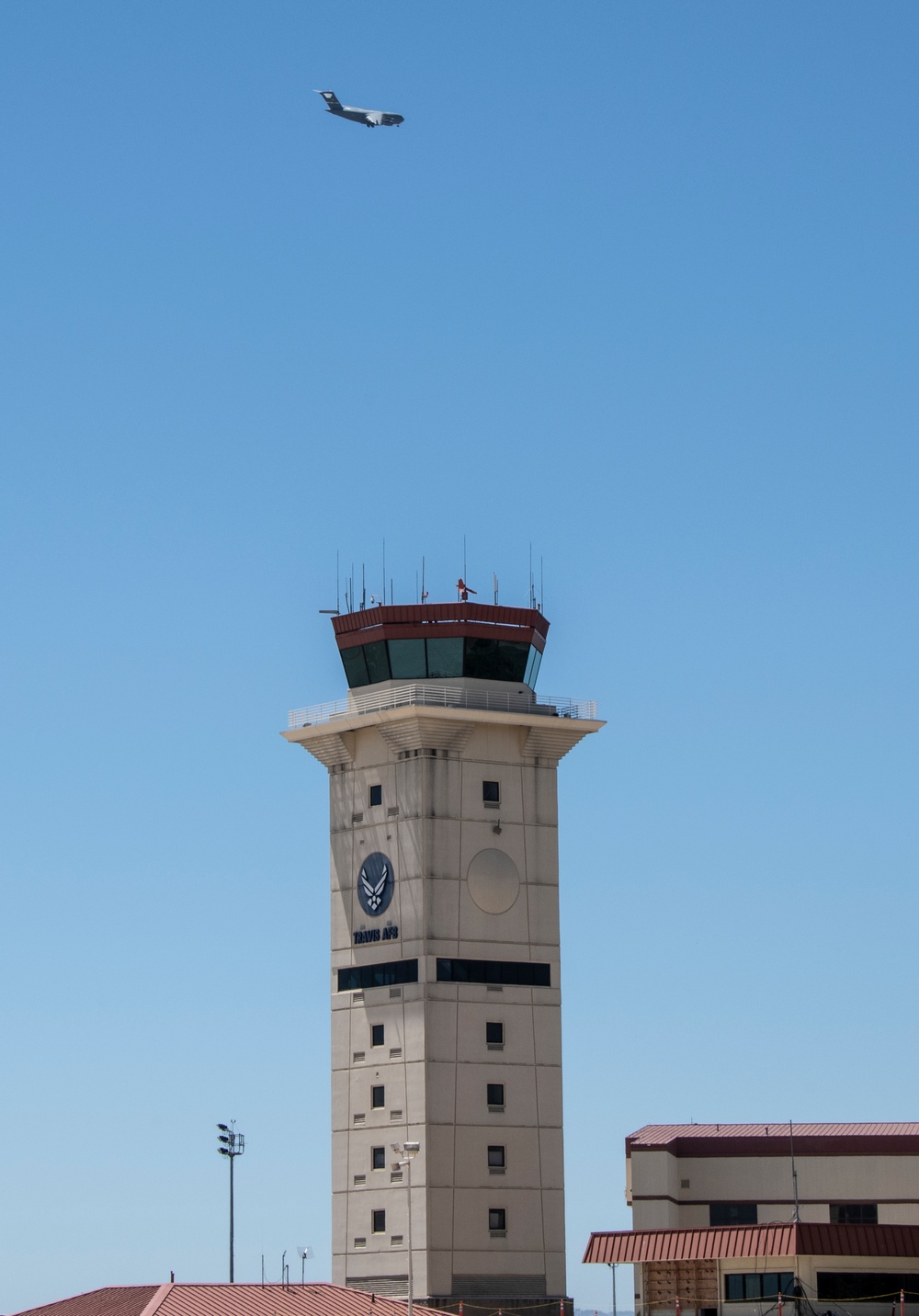 Wing commander takes final flight at Travis AFB