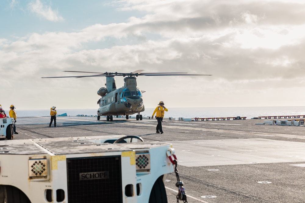 RIMPAC 2022: Deck landing qualification