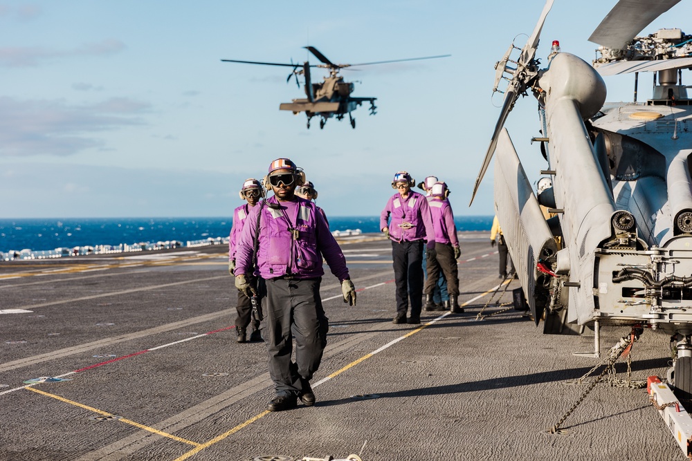 RIMPAC 2022: Deck landing qualification