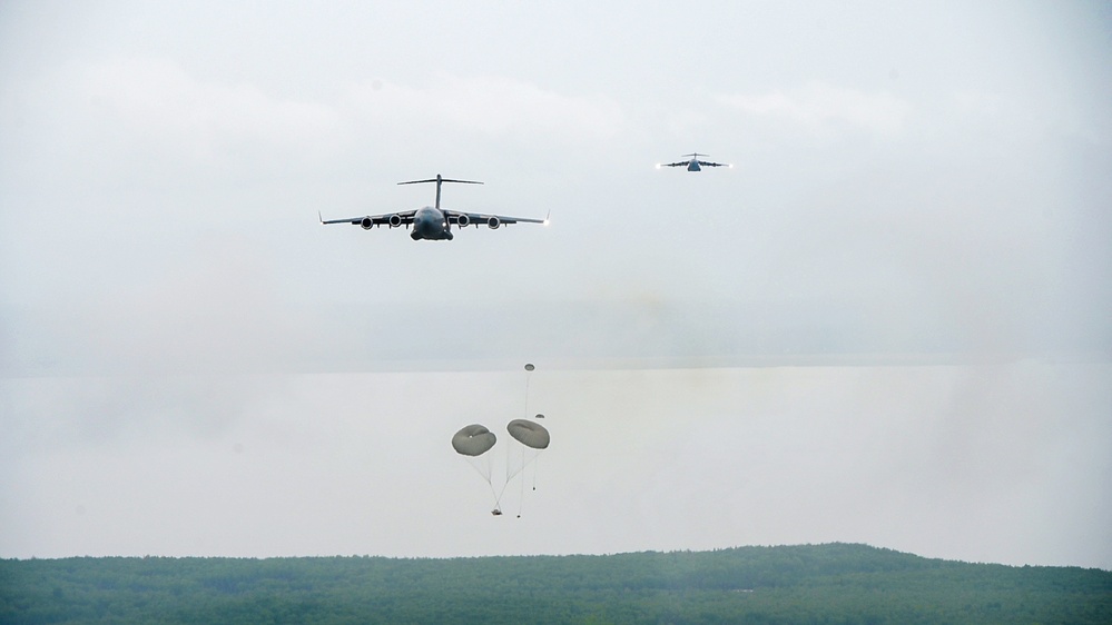 204th Airlift Squadron executes airdrop training in Alaska