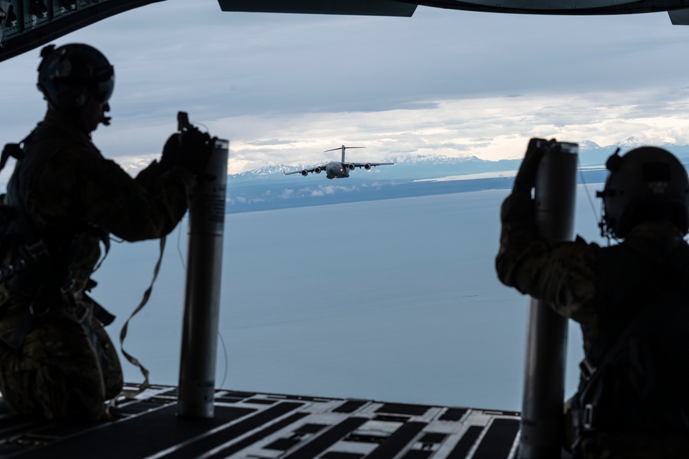 204th Airlift Squadron executes flare training in Alaska