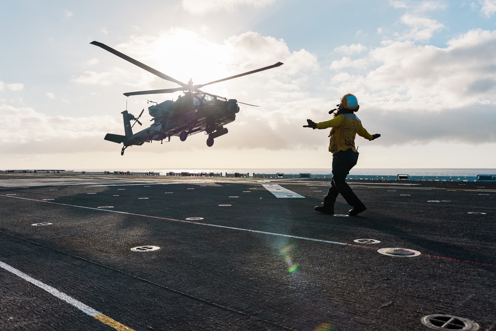 RIMPAC 2022: Deck landing qualification