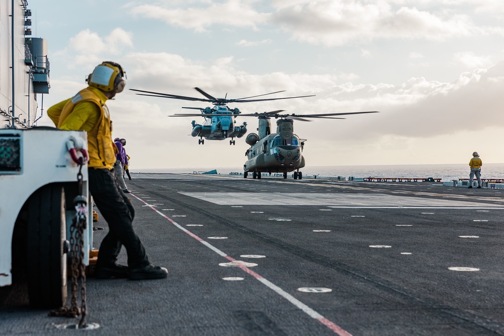 RIMPAC 2022: Deck landing qualification