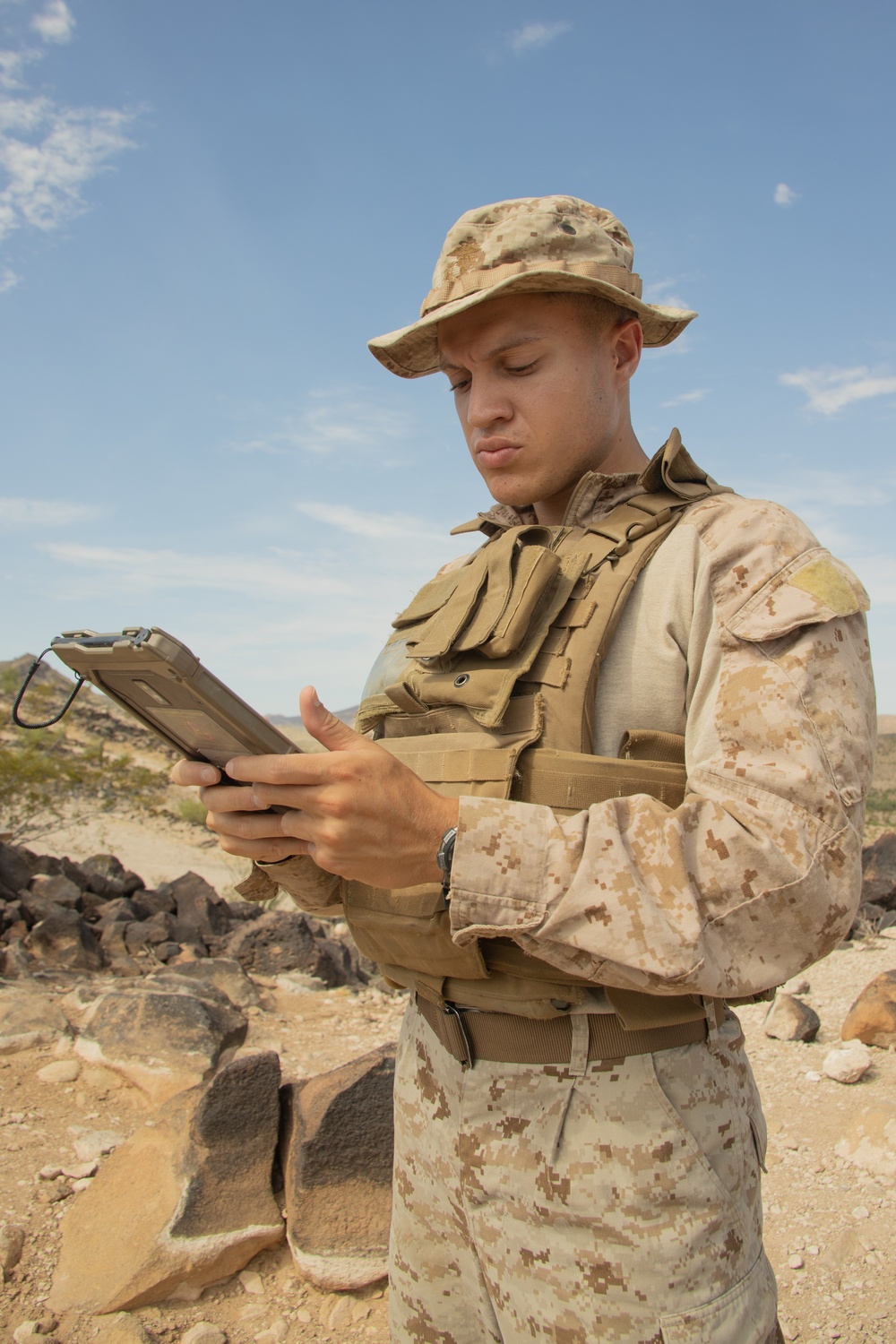 1st ANGLICO fire support Marines take aim