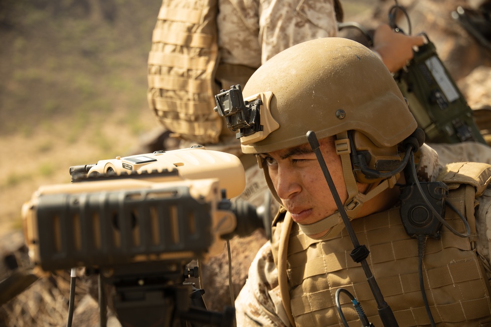 1st ANGLICO fire support Marines take aim