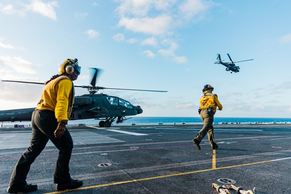 RIMPAC 2022: Deck landing qualification