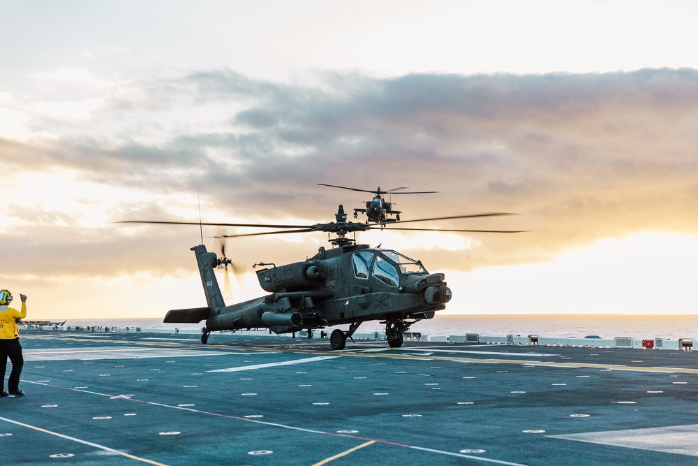 RIMPAC 2022: Deck landing qualification