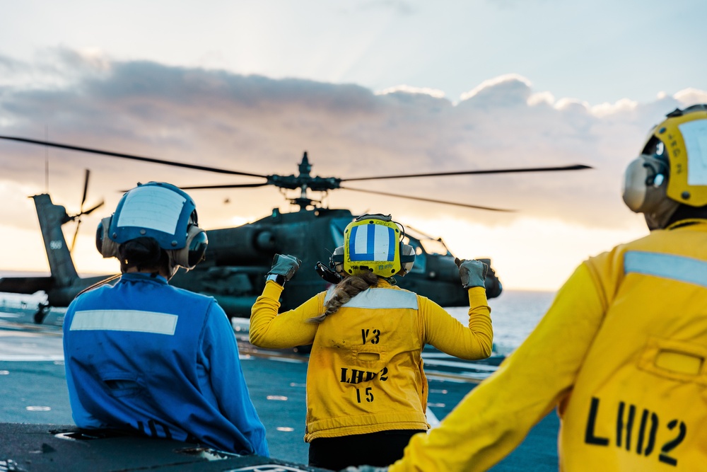 RIMPAC 2022: Deck landing qualification