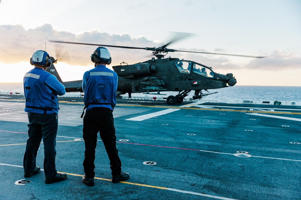 RIMPAC 2022: Deck landing qualification