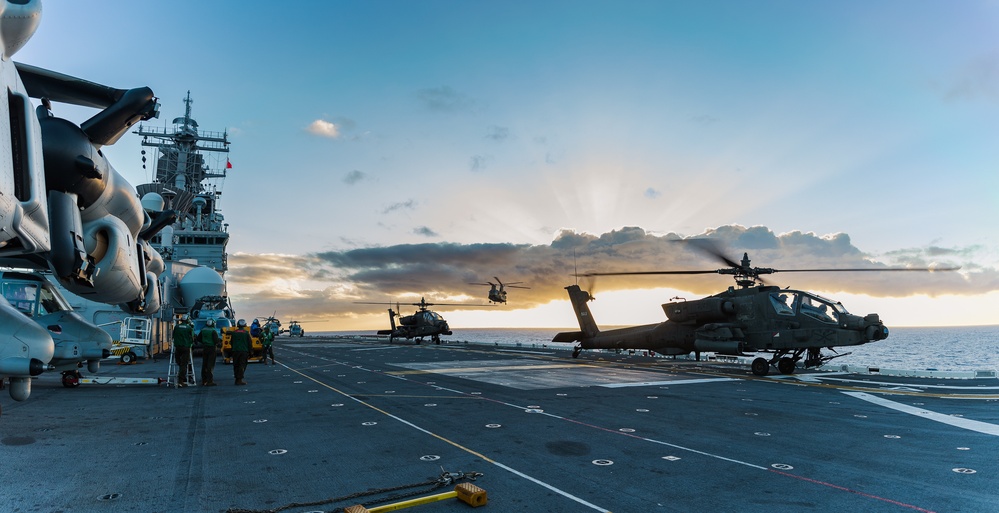 RIMPAC 2022: Deck landing qualification