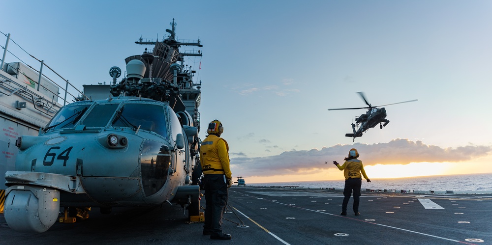 RIMPAC 2022: Deck landing qualification