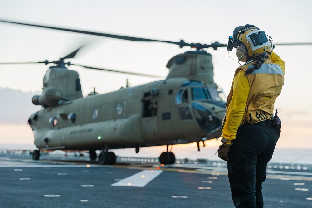 RIMPAC 2022: Deck landing qualification