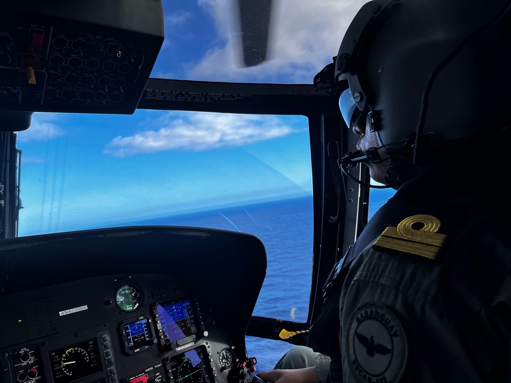 Mexican Navy's pilot flying at RIMPAC 2022