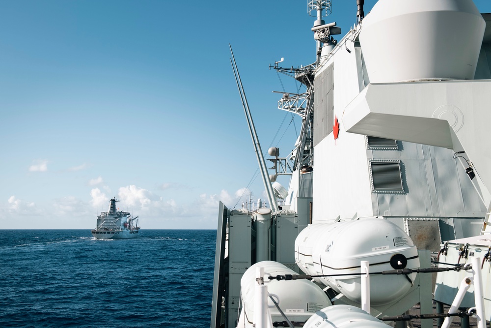 RIMPAC 2022: HMCS Winnipeg conducts RAS with USNS Henry J. Kaiser