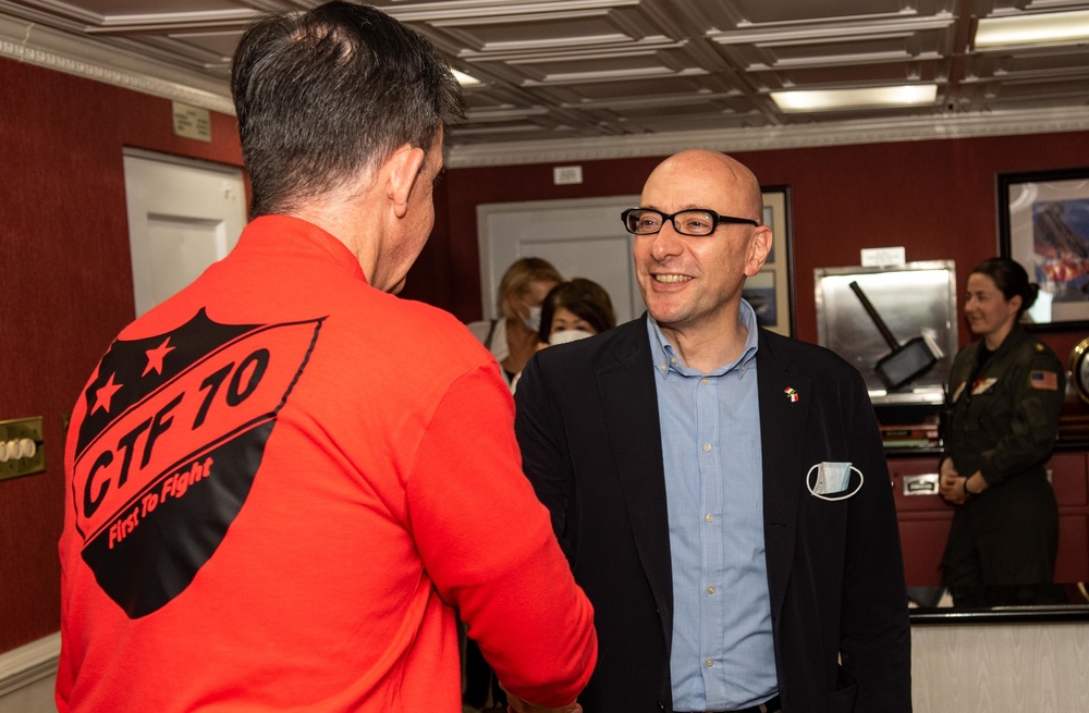 USS Ronald Reagan (CVN 76) hosts U.S., Italy, and Ukraine ambassadors