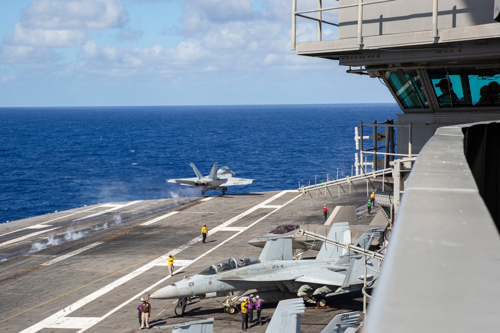 USS Abraham Lincoln conducts SINKEX during RIMPAC 2022