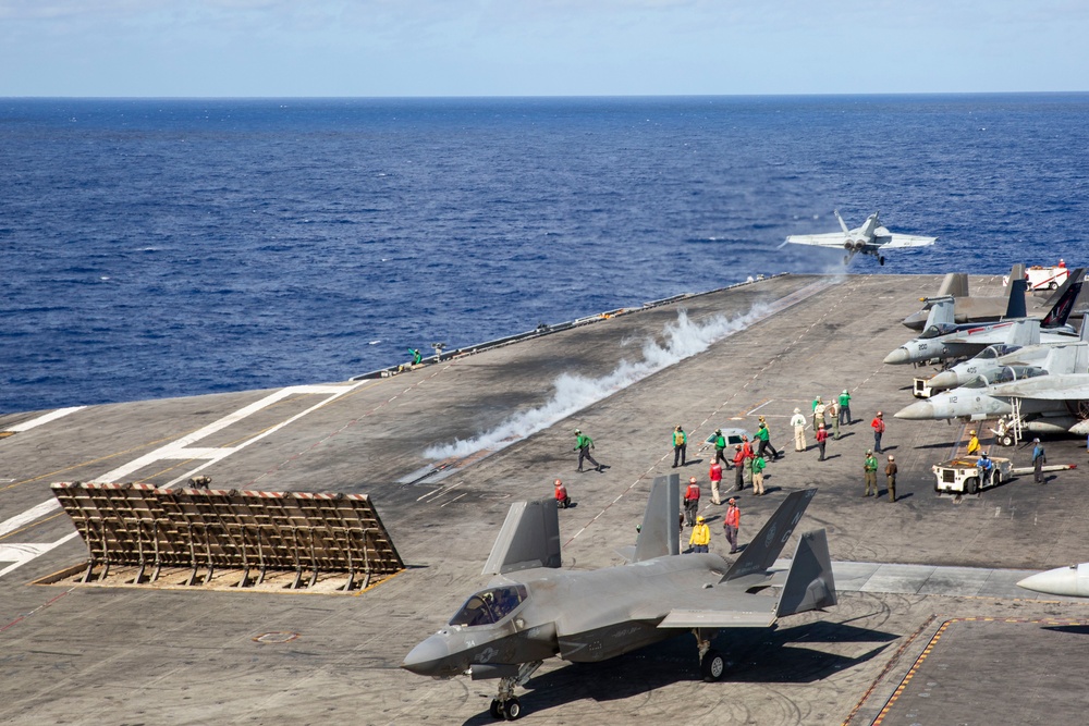 USS Abraham Lincoln conducts SINKEX during RIMPAC 2022