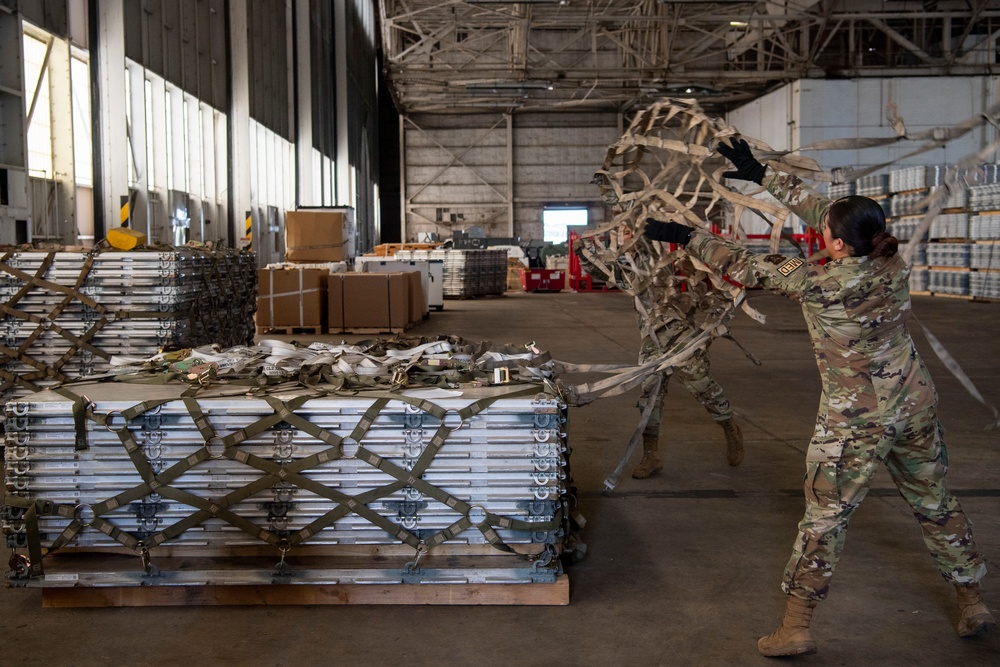 514th Aeromedical Staging Squadron Cargo and Pallet Training